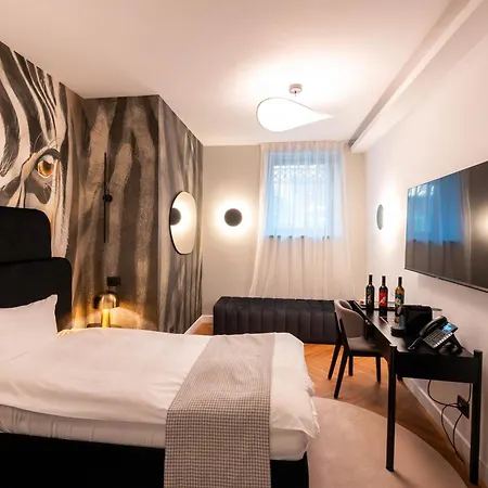 Ecletico Otel Bükreş