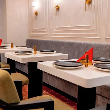 호텔 Ecletico 부쿠레슈티