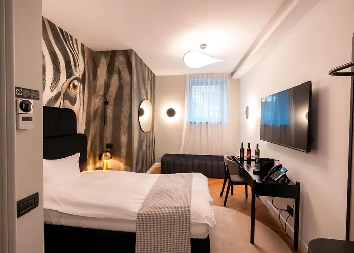 Ecletico Otel Bükreş