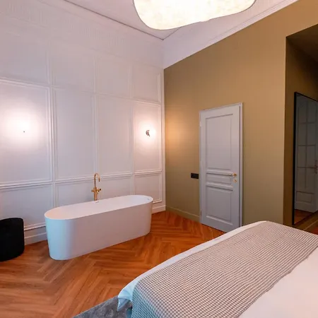 Ecletico 4*