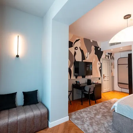 Готель Ecletico