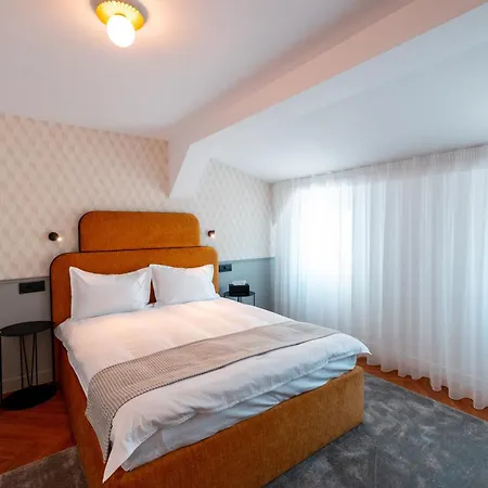 Готель Ecletico Бухарест